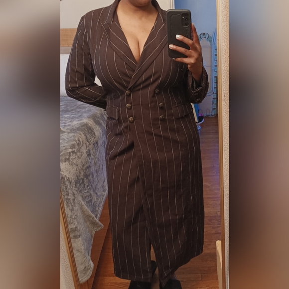 Gorgeous Brown Pinstripe Blazer Dress/Jacket - Picture 2 of 9